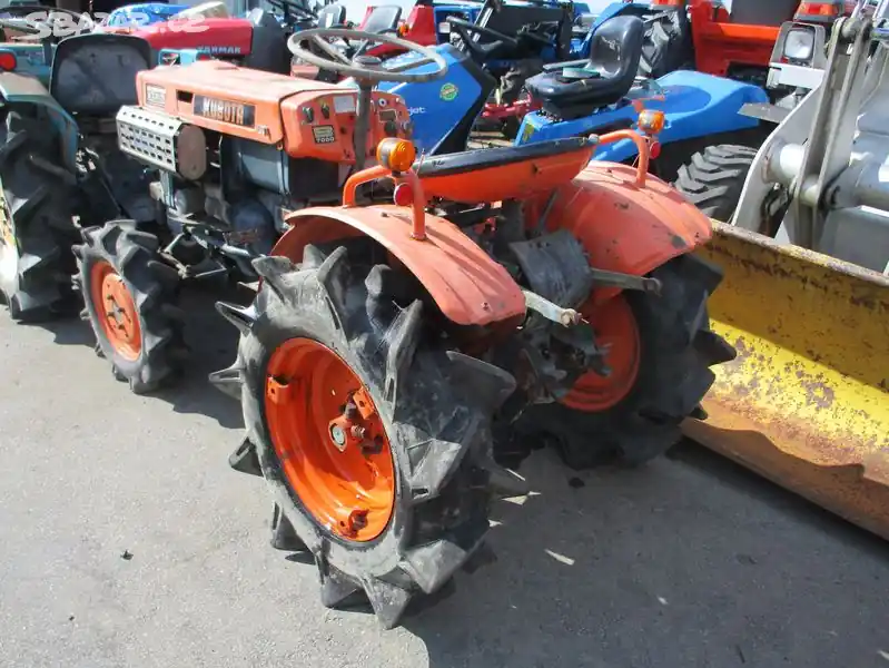 Malotraktor Kubota B7000 4WD 1 Top-Angebot