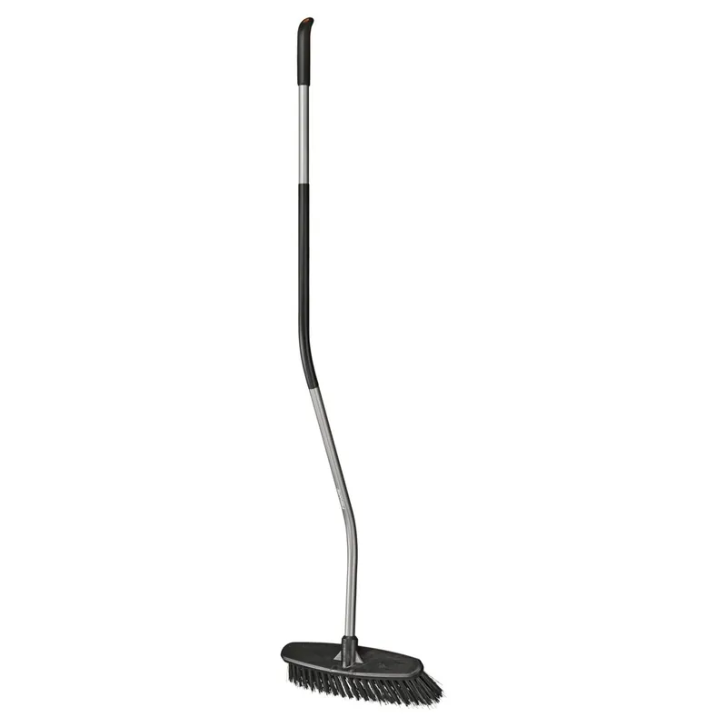 Preisreduziert Ergonomic™ Koště se zahnutou násadou FISKARS 1077114